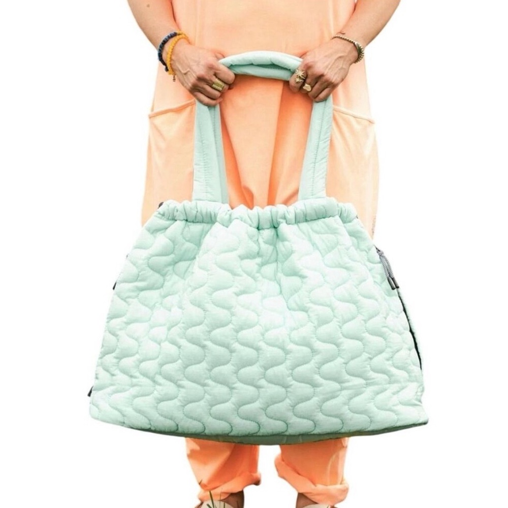 Free People Movement Cloud 9 Tote NWT pistachio/mint color
